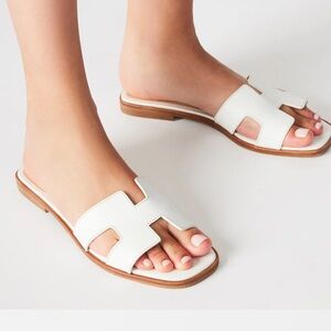 Steve Madden White Sandals - Size 12